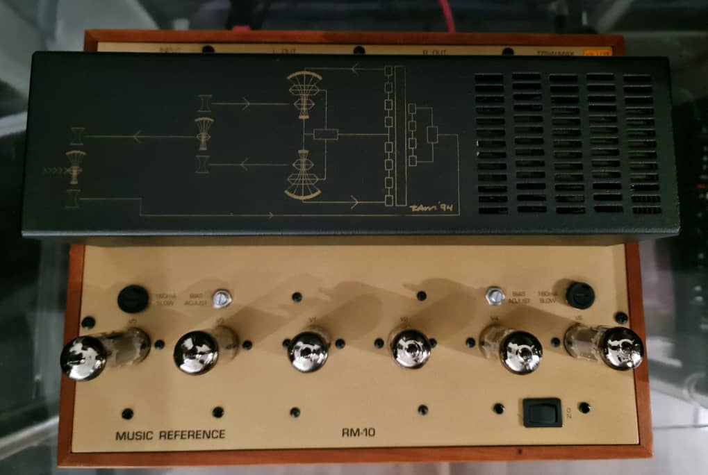 Music Reference RM-5 MK IV Tube Preamplifier with Phono & Music Reference RM-10 Stereo Tube Power Amplifier Mr10b10