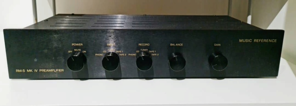 Music Reference RM-5 MK IV Tube Preamplifier with Phono & Music Reference RM-10 Stereo Tube Power Amplifier Mrrm5a10