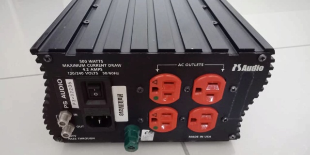 PS Audio P300 Power Plant Power Conditioner P413