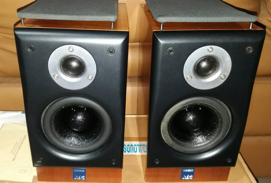 ATC SCM7 V2 Speakers Scm7b10