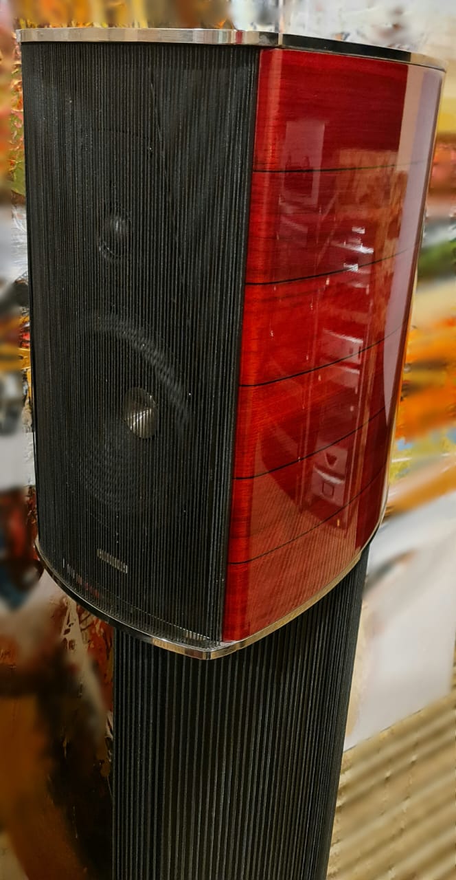 Sonus Faber Guarneri Evolution Speakers with Original Stands Sonusf16