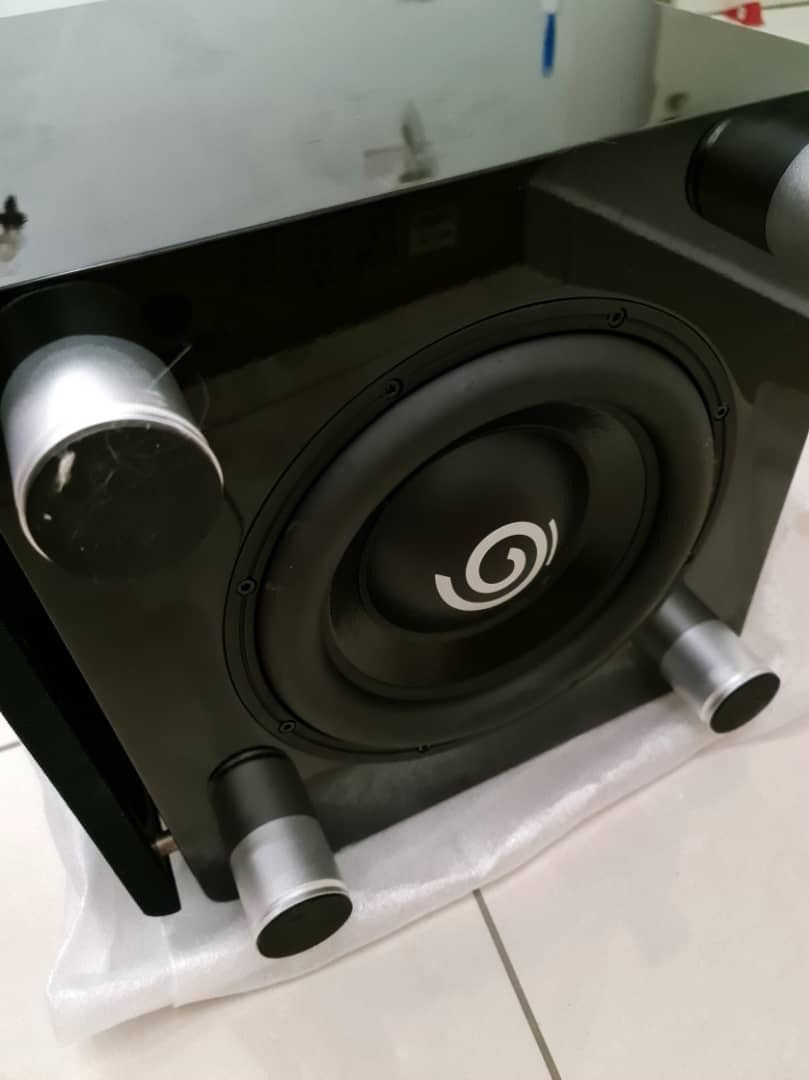 Sumiko S.9 Subwoofer by Sonus Faber- Gloss Piano Black Sumiko16