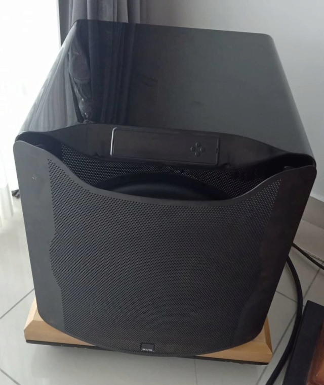 SVS SB16-Ultra Sealed Subwoofer  Svs211