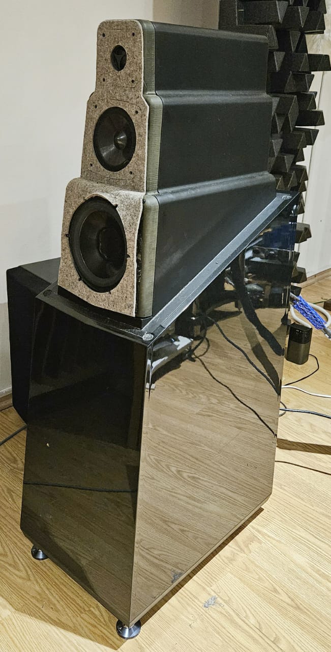  Vandersteen Model 5A Carbon Floorstanding Speakers - Black Satin Finish Vander12
