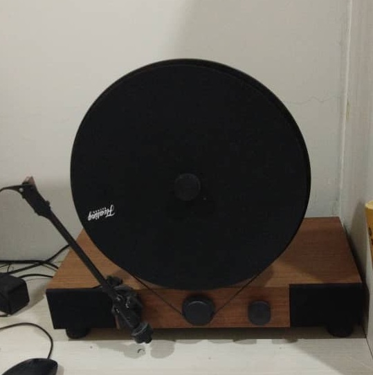 Gramovox Floating Record Player Vertic14