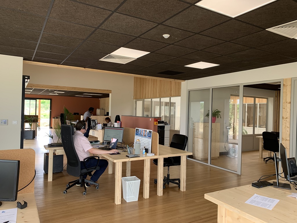 Mes nouveaux bureaux - Page 5 Img05412
