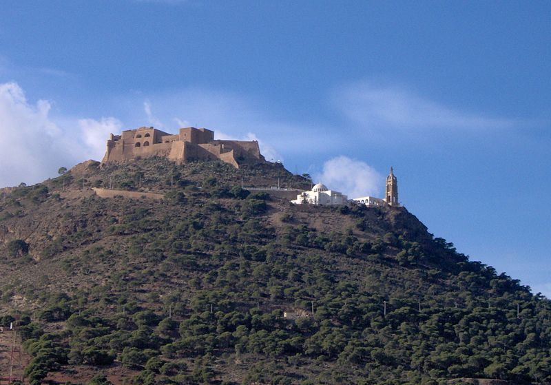 قلعة سانتا كروز 431