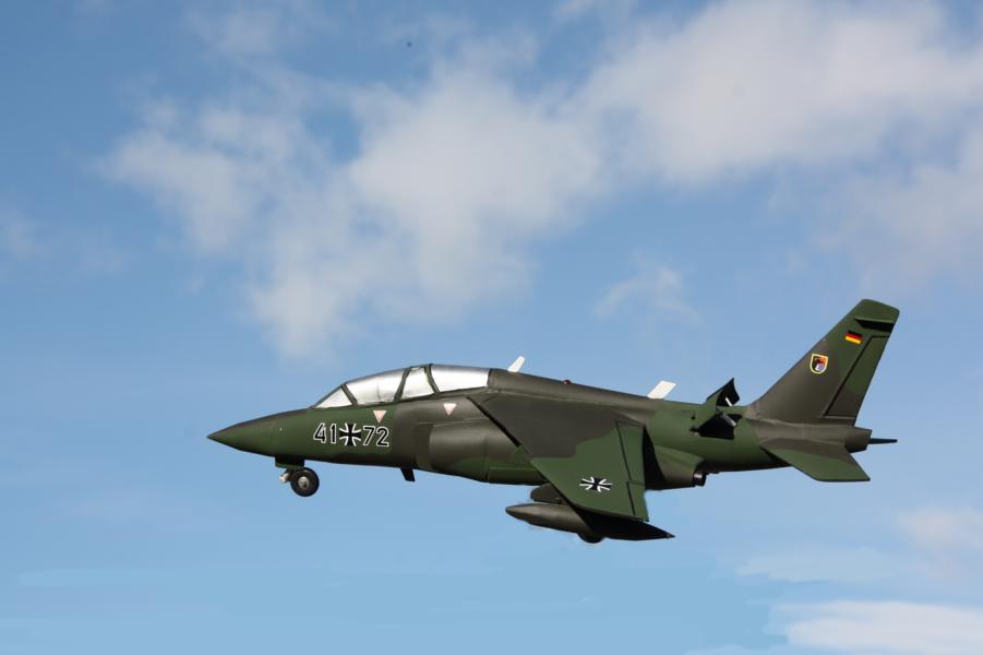 Metallflugzeugmodell  Alpha Jet M 1:16   K800_i55