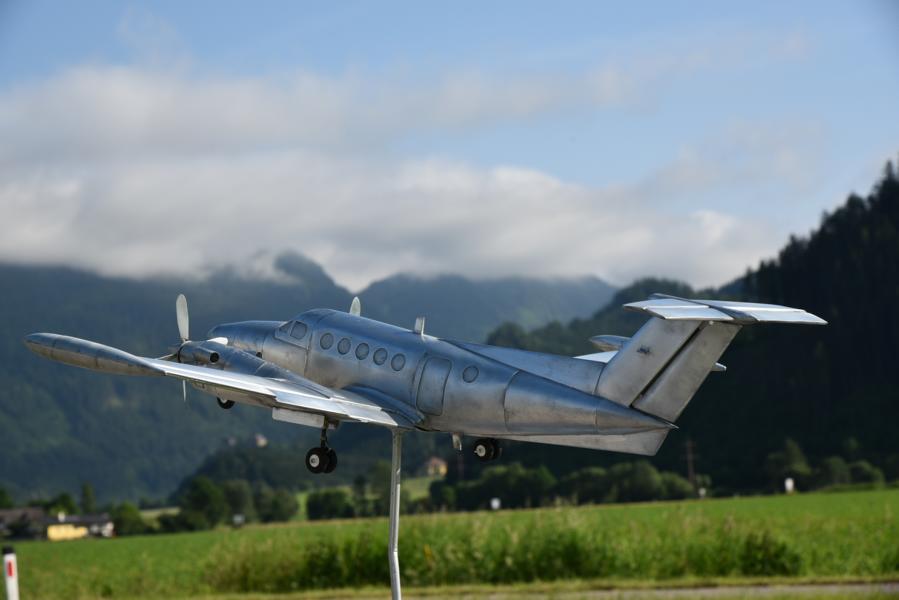 Metallflugzeugmodell Beechcraft King Air 200 T Metall36