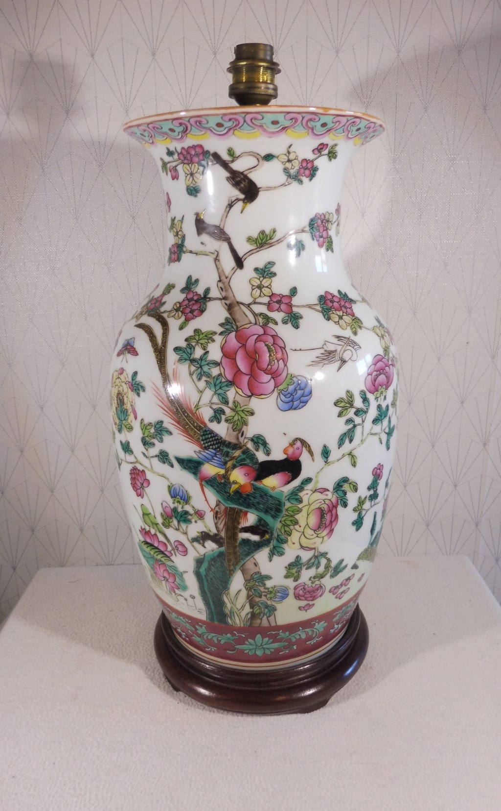Vase porcelaine Hong-Kong des années 1970/80 P1020210