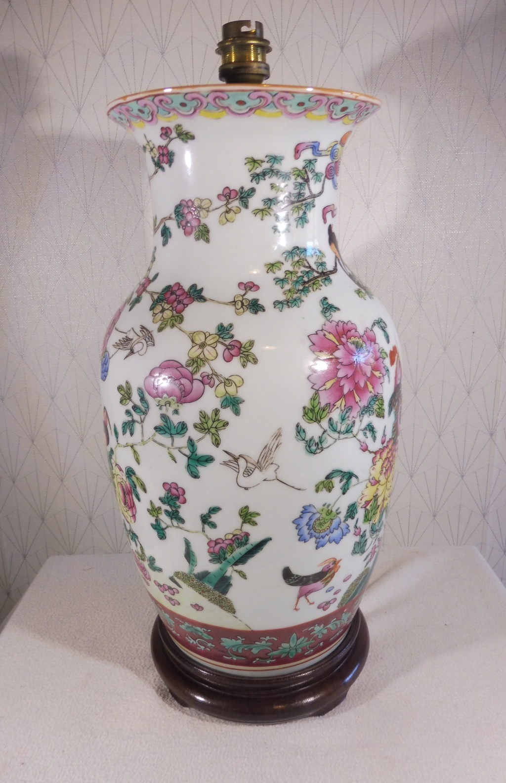 Vase porcelaine Hong-Kong des années 1970/80 P1020211