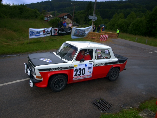 plaquette arrière qualité compétition pour rallye 2 Attach10