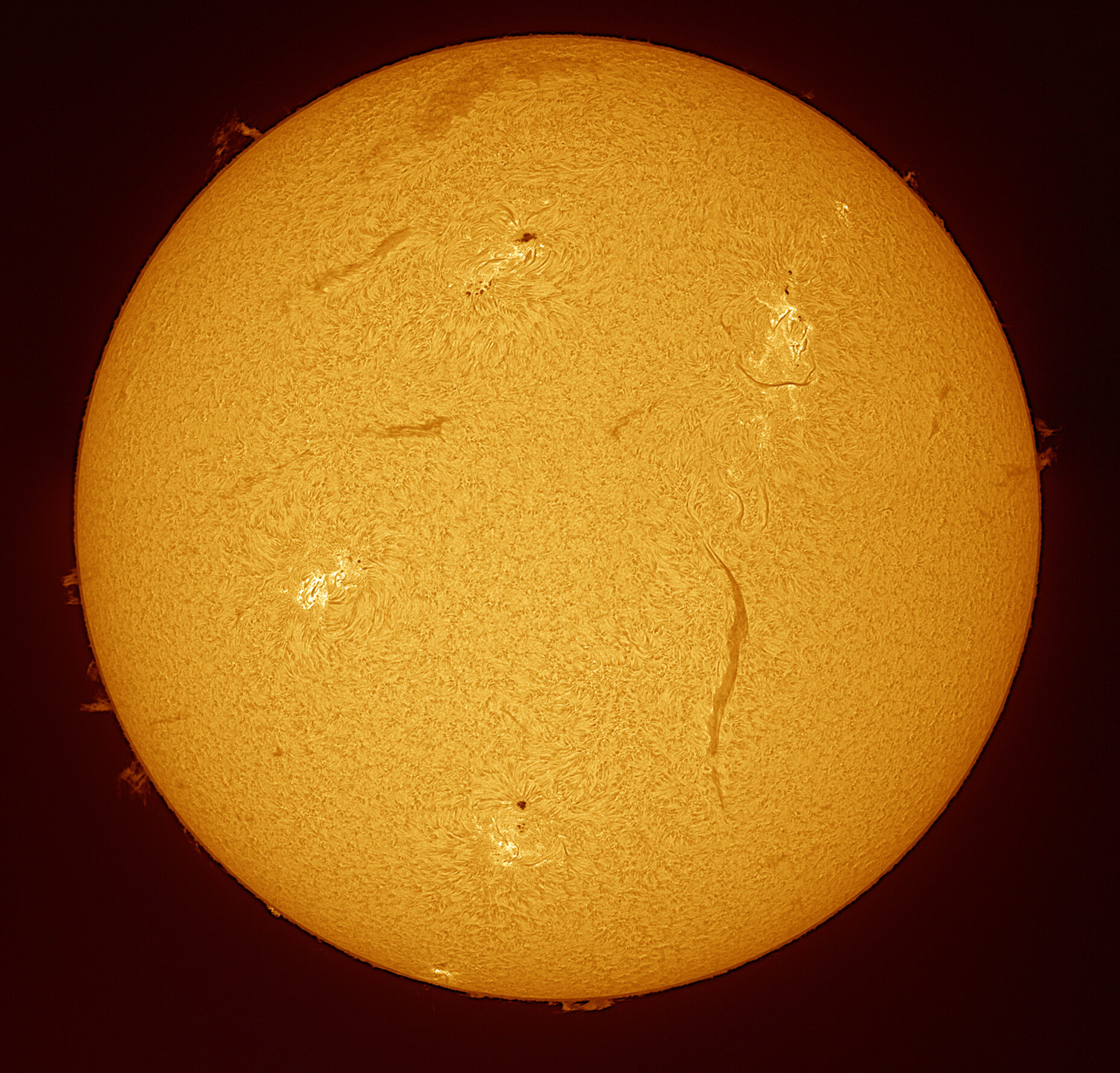 Soleil du 14 juillet, comparaison de deux filtres Ha Mosaiq10