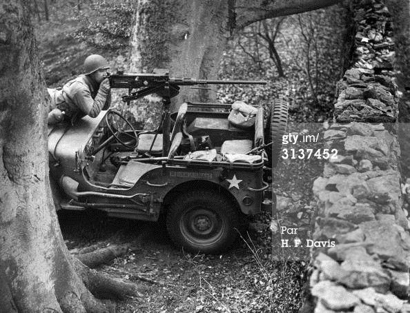 Pour "Benoit & Raymond" : La Jeep Willys, un brave petit soldat! - Page 2 31374510