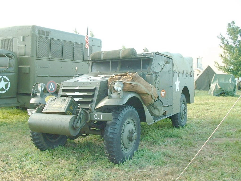 Le scout car M3A1 Dscf0013