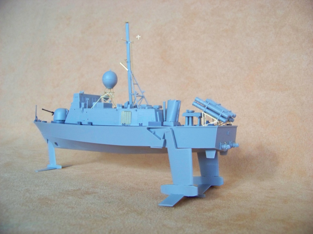 USS Pegasus hydroptère Hobby Boss 1/200. 101_0064