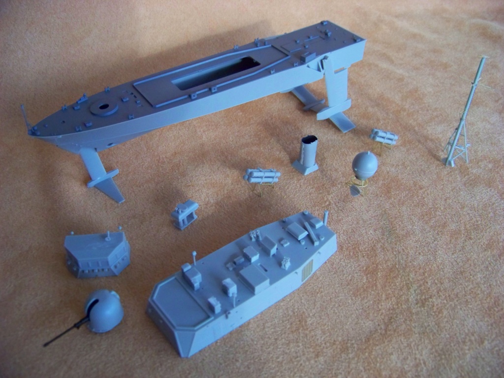 USS Pegasus hydroptère Hobby Boss 1/200. 101_0066