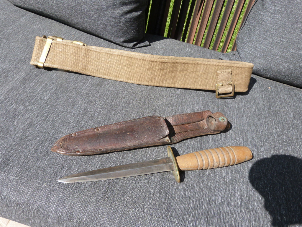 dernieres rentrées :  dague RAF, déco et ceinturon P1090430