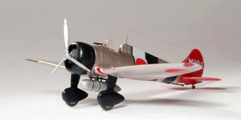 La famille Mitsubishi A5M  Fine molds, Fujimi, AVI A5-3510