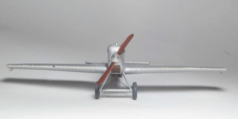 [ICM+Scratch] 1/72 Polikarpov IL-400a, IL-400b et I-1 Il1210