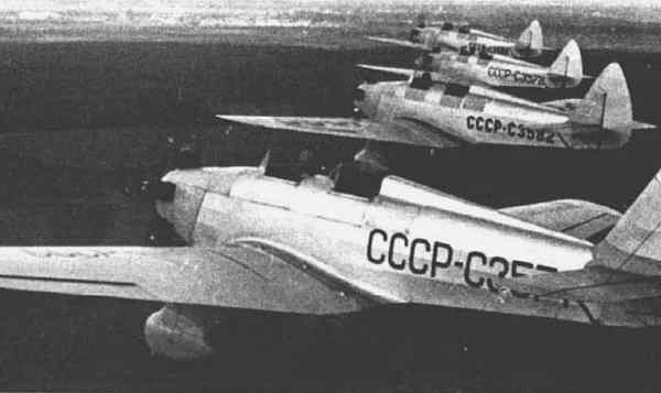 Yakovlev UT-2 . Amodel 1/72 Ut2-1610