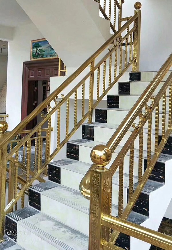 Cầu thang inox mạ vàng PVD sang trọng - Nhận gia công và tư vấn theo yêu cầu khách hàng Cau-th10