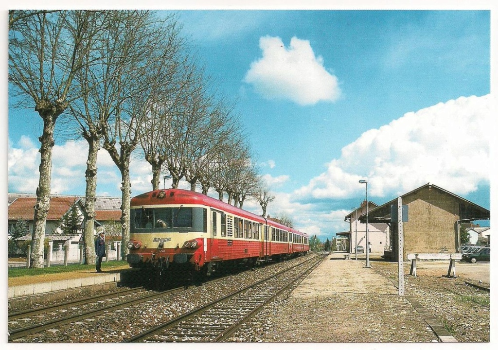 Autorail X4600 en gare de SAINT ANDRE DE CORCY Autora17