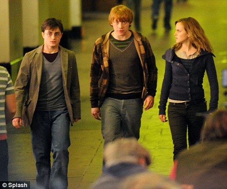 Photos au trounage d'"Harry Potter 7". Articl10