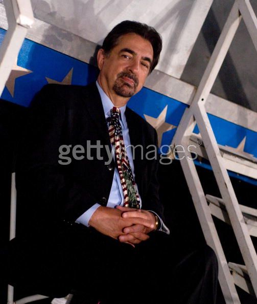 Joe Mantegna - Page 4 87945010