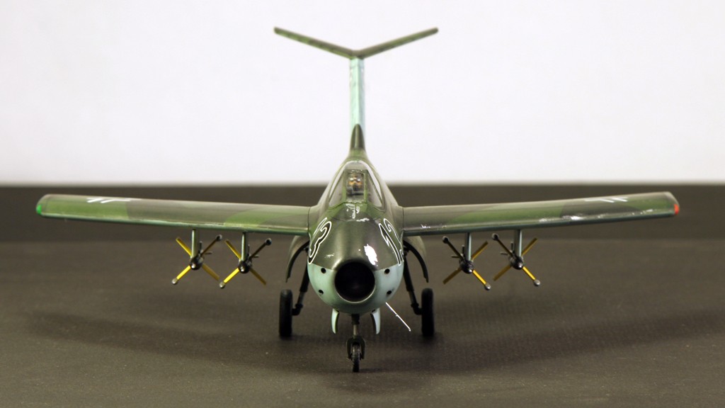 Focke-Wulf Ta183A "HUCKEBEIN" (1:48 - Tamiya) Ta_18310