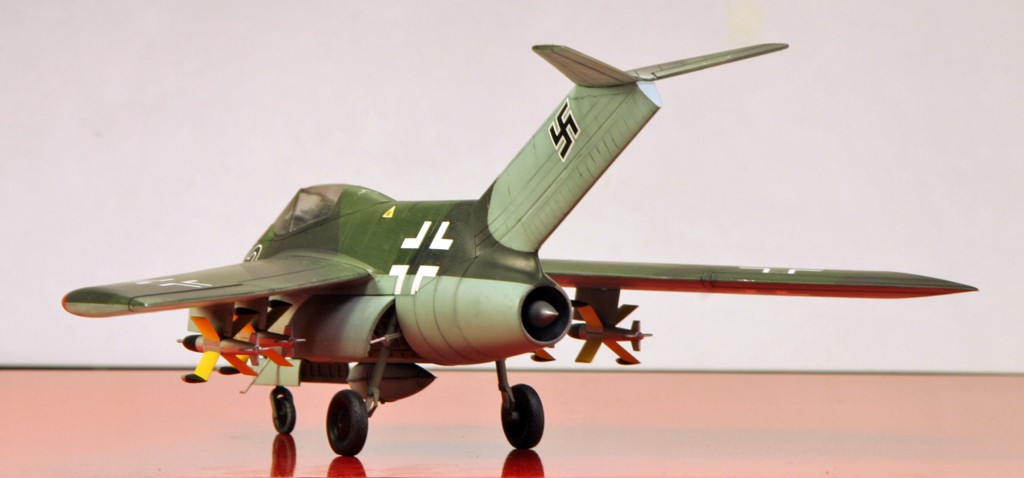 Focke-Wulf Ta183A "HUCKEBEIN" (1:48 - Tamiya) Ta_18319