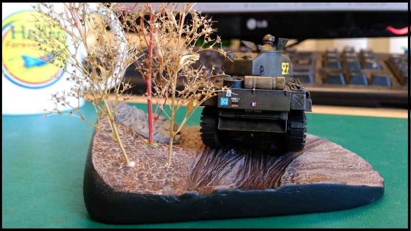 Char moyen M4A2 SHERMAN "VALSERINE" de la 2ème DB Réf 79894 Img_2378