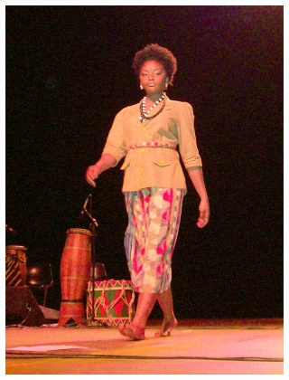 Moda Africana - Tecidos e panos tradicionais - Página 15 100_1632