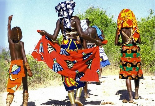 Moda Africana - Tecidos e panos tradicionais - Página 10 Angola10
