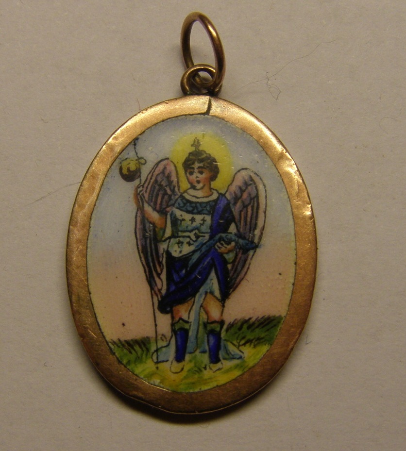Medalla de porcelana y esmaltes del Arcangel San Rafael, siglo XIX. Mednov16