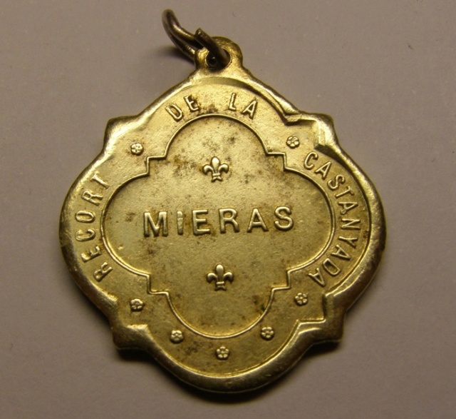Medalla bilingüe Sº Corazón - castanyada, Mieras, Girona. Fines siglo XIX. Riuada10