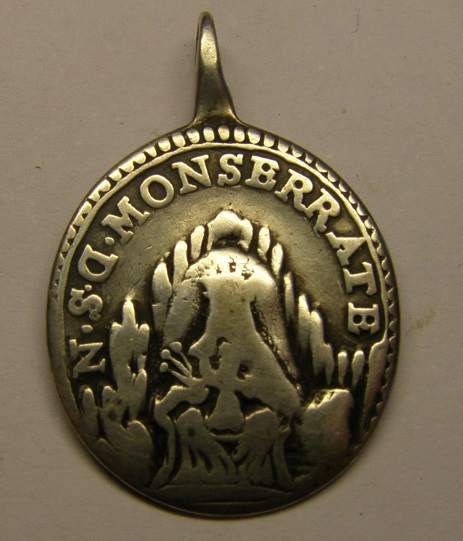 Medalla de Nª Sª de Montserrat y San Benito, siglo XVIII, variante MONSERRATE. (R.M. SXVIII-O450) Tc_17_17