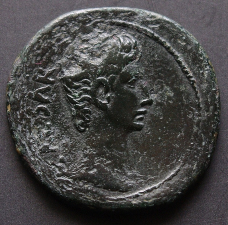 Portraits  Julio-Claudiens sur bronze et cuivre Imgp3310