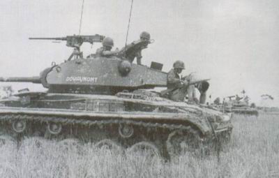 M-24 Chaffee " indochine " Douaum10