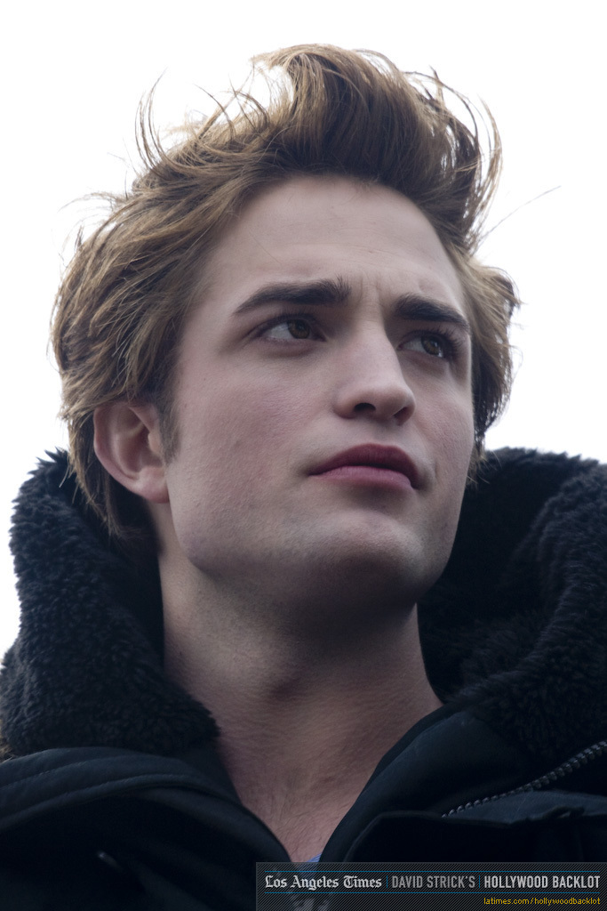 Robert Pattinson/Edward Cullen _zicge10