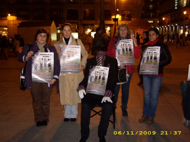 FOTOS Y COMENTARIOS DEL ACTO SOLIDARIO DEJEMOS DE SER INVISIBLES FIBROMIALGIA, SFC Y SSQM DE MADRID Dsci0021