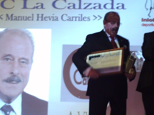 ORGULLOSA DE MI PADRE ...FAUSTINO ANTUA GALARDONADO CON EL PREMIO MANUEL HEVIA CARRILES - Pgina 3 Galard44