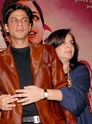 SRK et les stars - Page 10 Farah_29