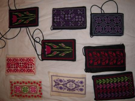 etuit pour tel et trousses aux broderie palestinienne  vendre Dscn0410