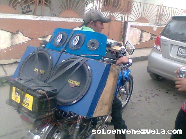 EQUIPO DE SONIDO PARA MOTO Equipo10