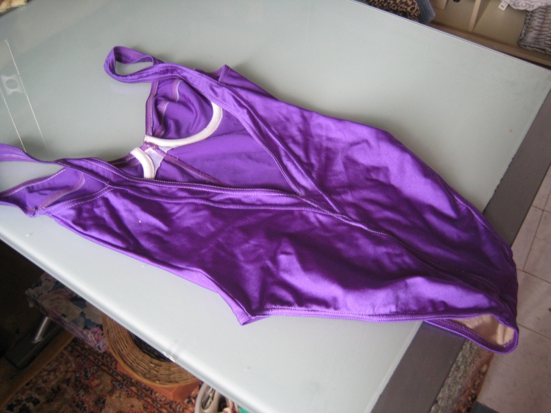 PHOTOS de mes  4 maillots de bain une pièce à vendre Img_0513
