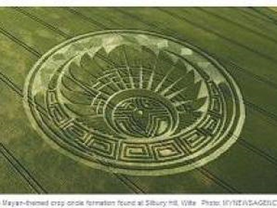 Crop Circle Mayas pres de stonehenge 46259511