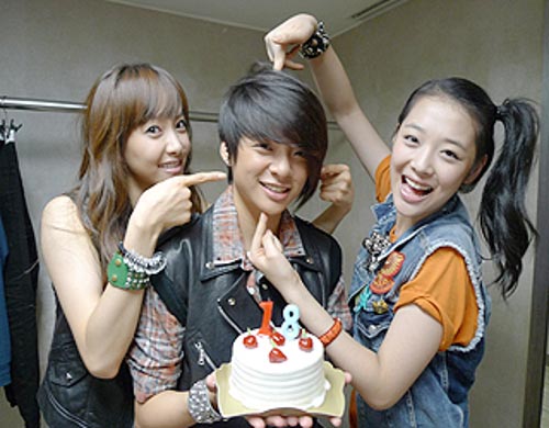 Pictures of f(x) Amber birthday party 20090920