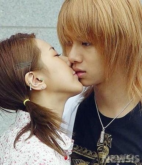 HECHUL KISS A GIRL o.O Img_3_10