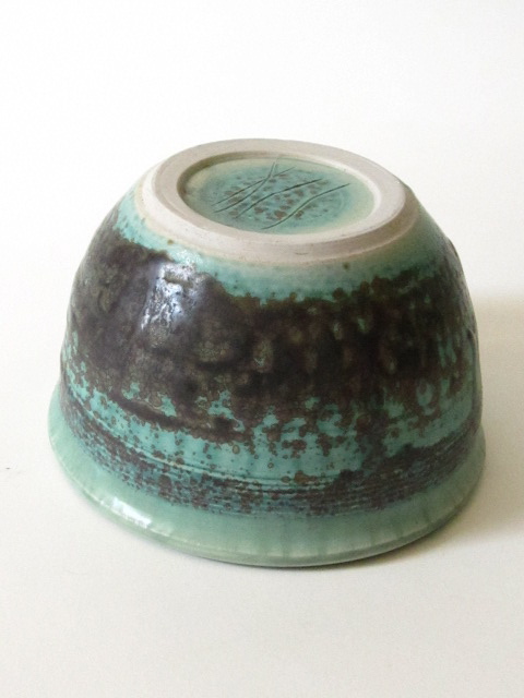 NEED HELP WITH SIGNATURE ID - studio porcelain bowl Img_0211